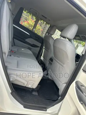 Toyota Highlander LE 4x2 (2.7L 4cyl 6A) 2018 White