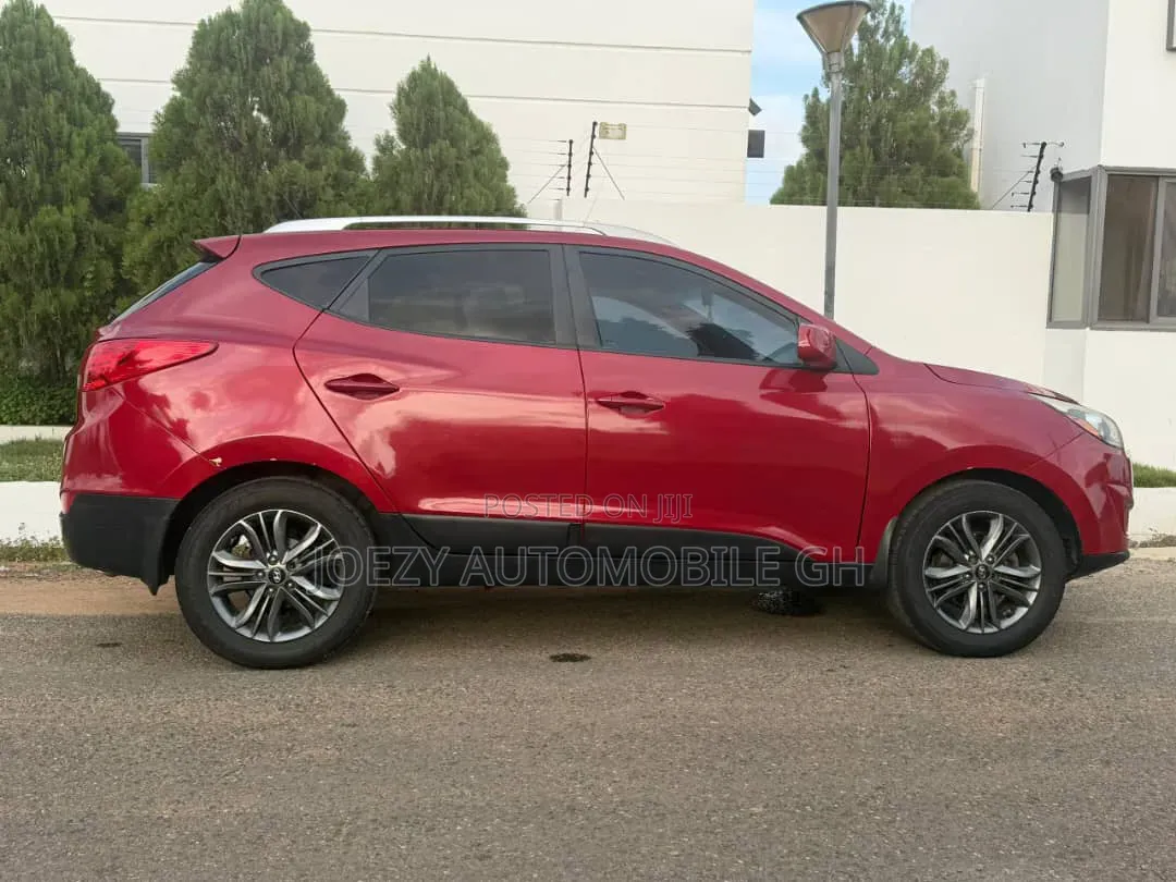 Hyundai Tucson 2015 Red