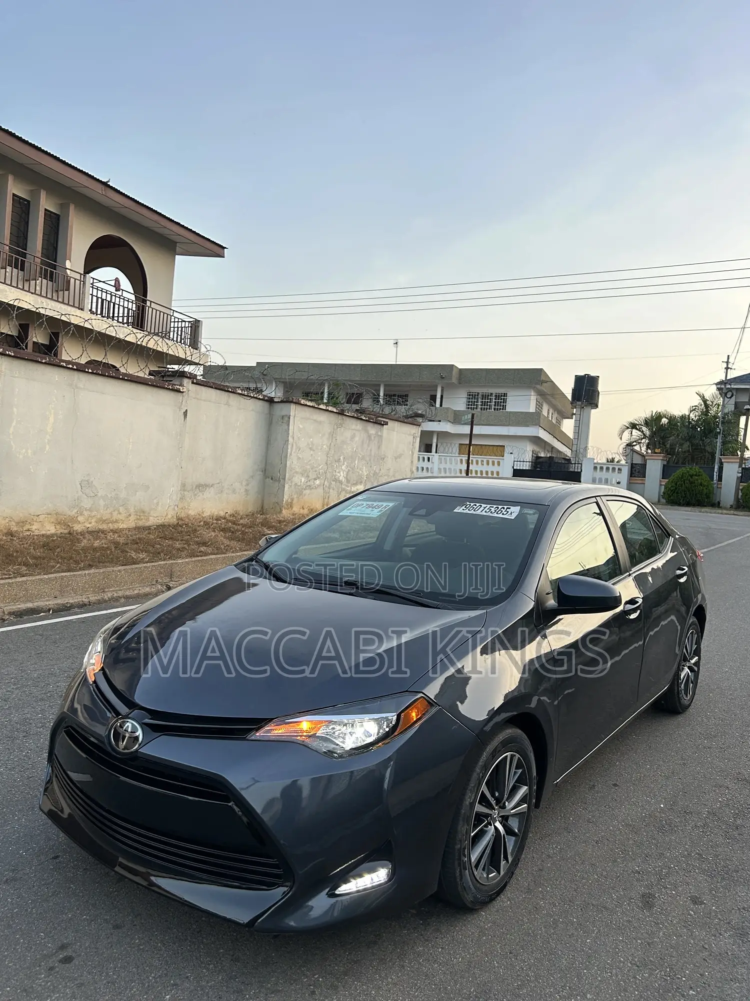 Toyota Corolla LE Eco (1.8L 4cyl 2A) 2018 Beige