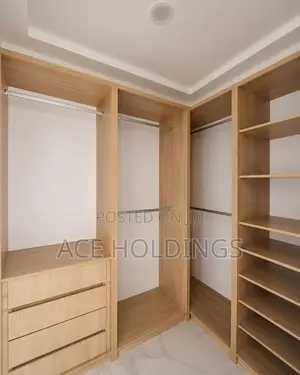 4bdrm House in West Trasacco, School Junction for sale