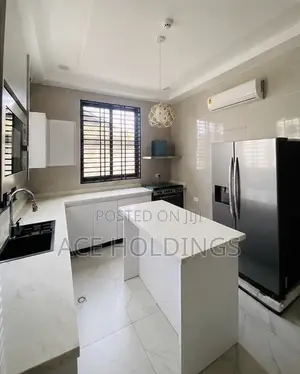 4bdrm House in West Trasacco, School Junction for sale