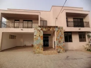 4bdrm House in Kg Franco Properties, Airport Residential Area for rent