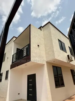 3bdrm Duplex in Adenta Barrier Rowi for rent