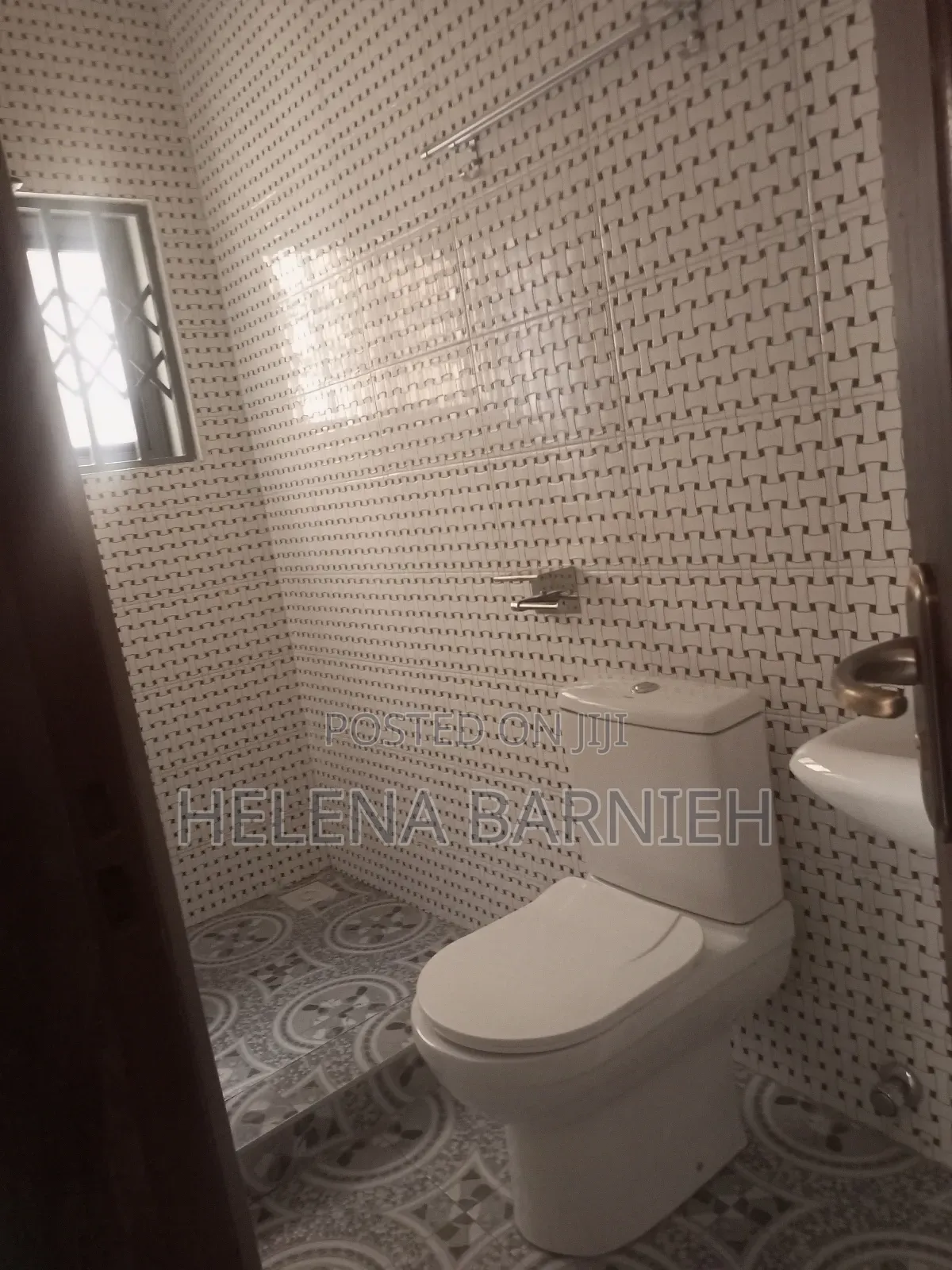 2bdrm Apartment in Helena Estate Agency, Ofankor for rent