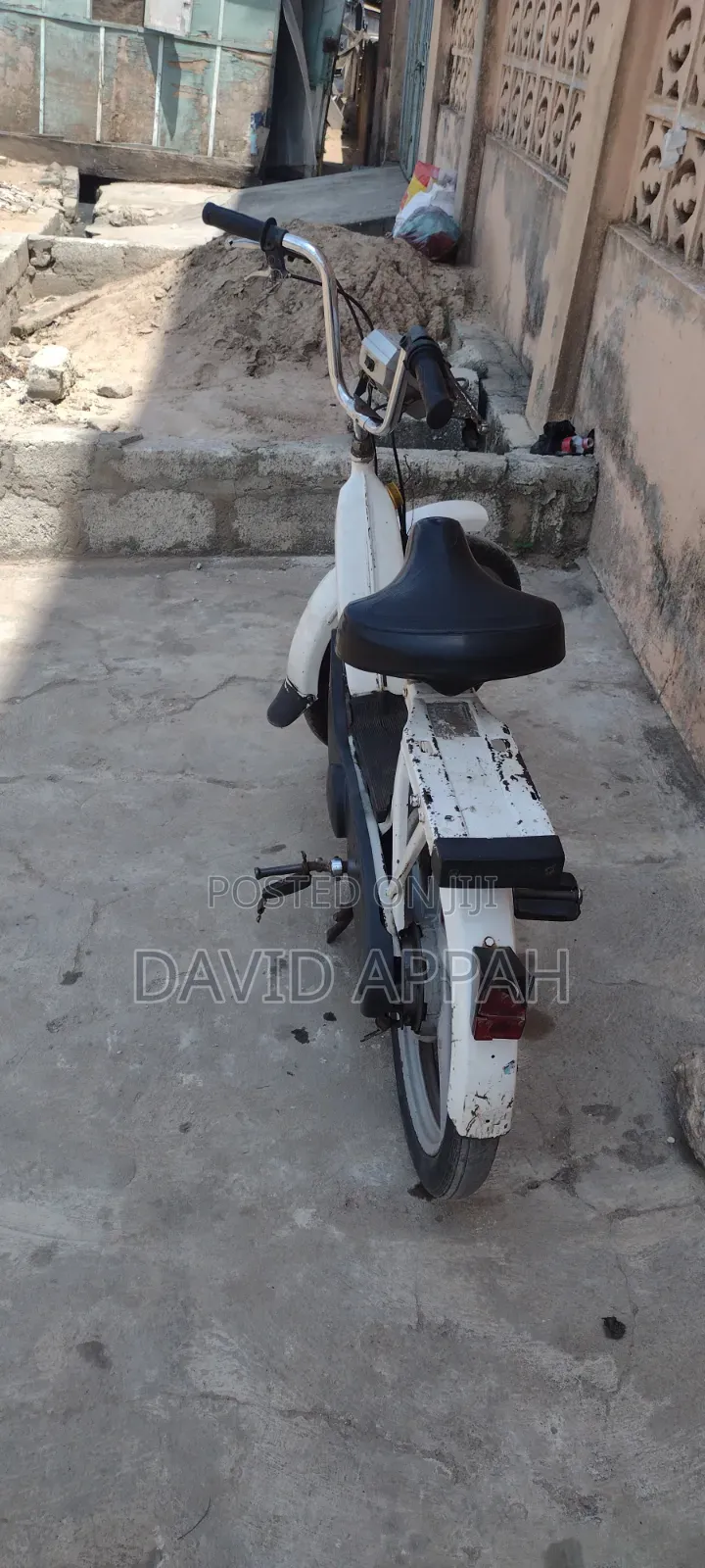 Piaggio Scooter 2003 White