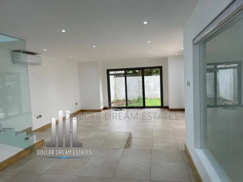4bdrm Townhouse / Terrace in North Ridge for rent