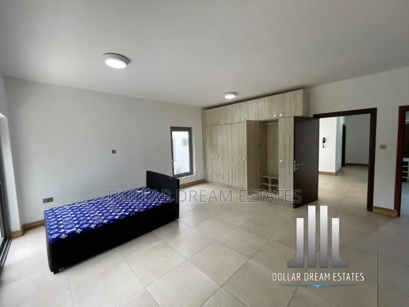 4bdrm Townhouse / Terrace in North Ridge for rent