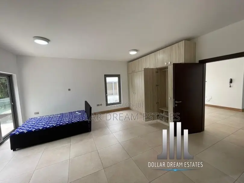 4bdrm Townhouse / Terrace in North Ridge for rent