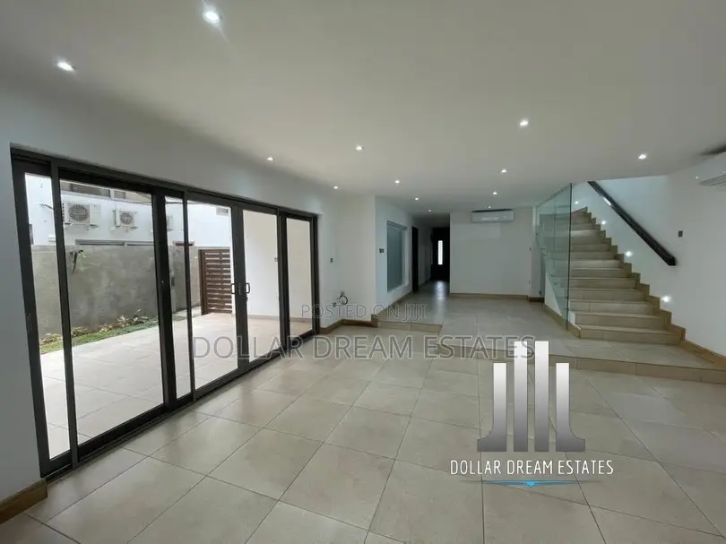 4bdrm Townhouse / Terrace in North Ridge for rent