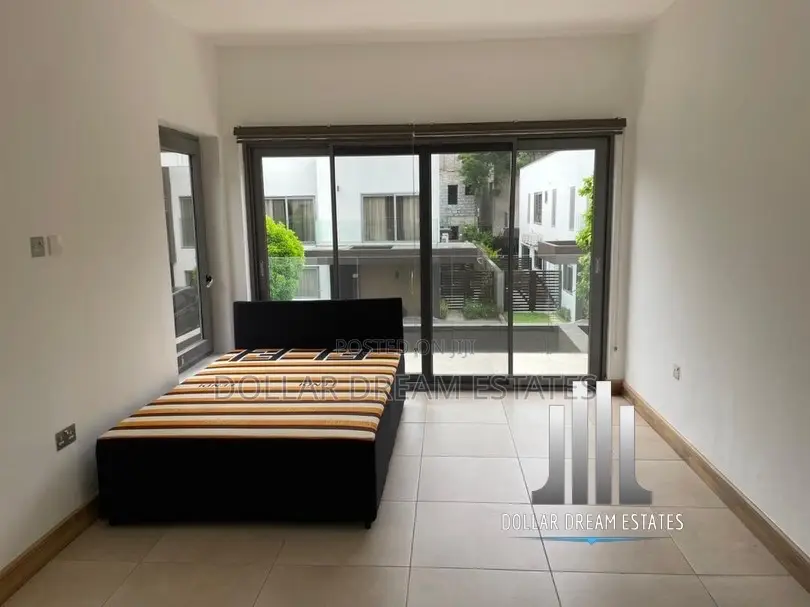 4bdrm Townhouse / Terrace in North Ridge for rent