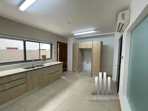 4bdrm Townhouse / Terrace in North Ridge for rent