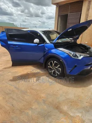 Toyota C-HR XLE Prermium FWD (2.0L 4cyl 2AM) 2018 Blue