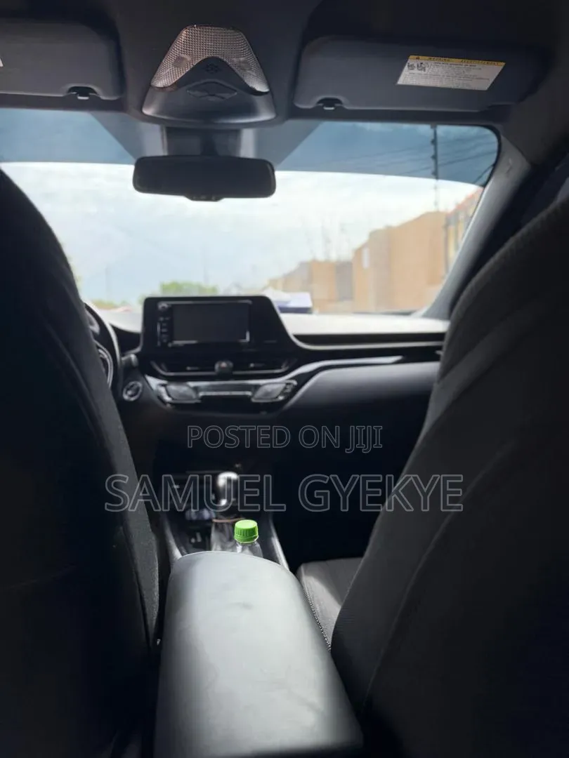 Toyota C-HR XLE Prermium FWD (2.0L 4cyl 2AM) 2018 Blue