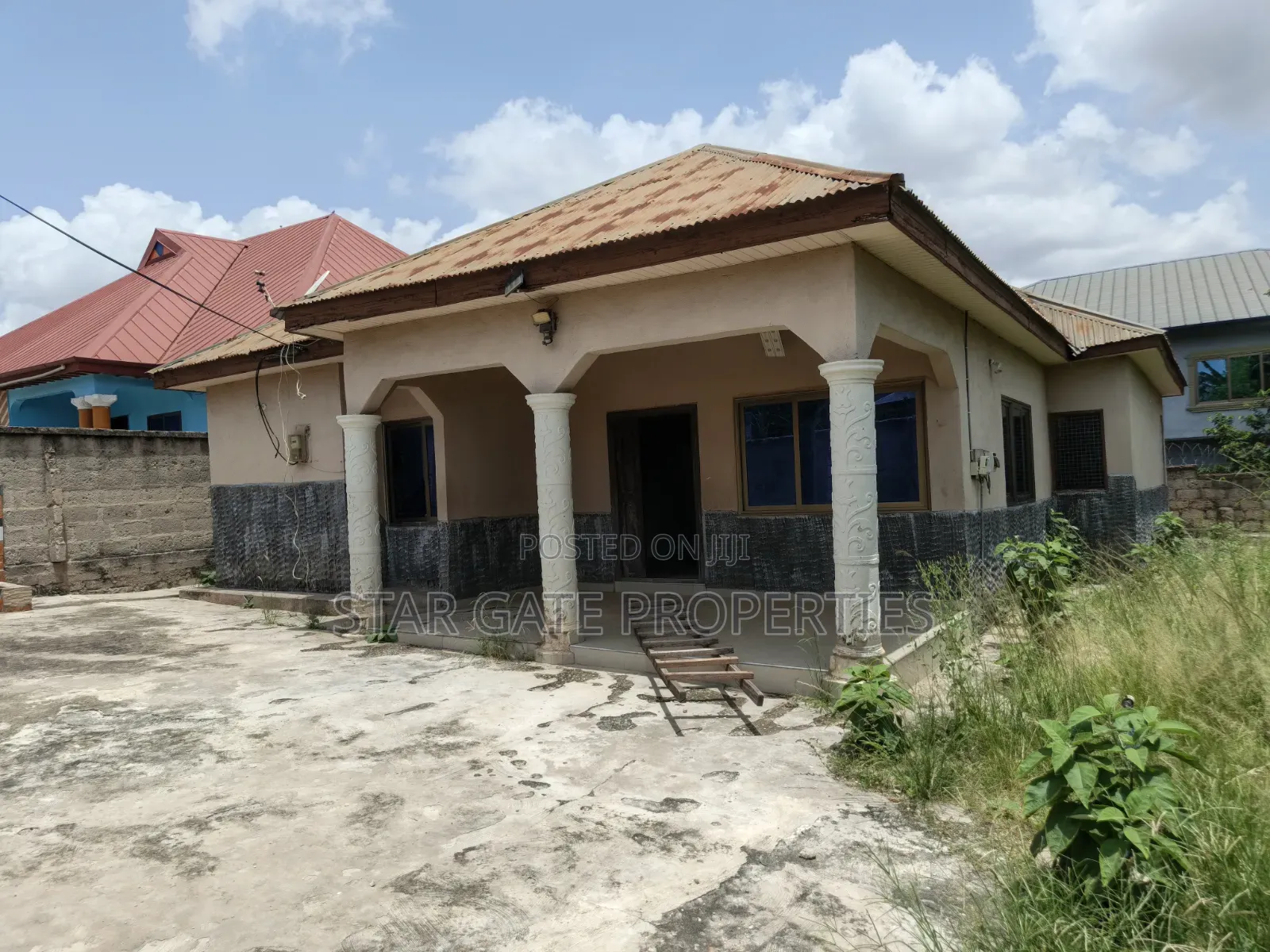 4bdrm House in Kenyasi Brofoyeduru, Kumasi Metropolitan for sale