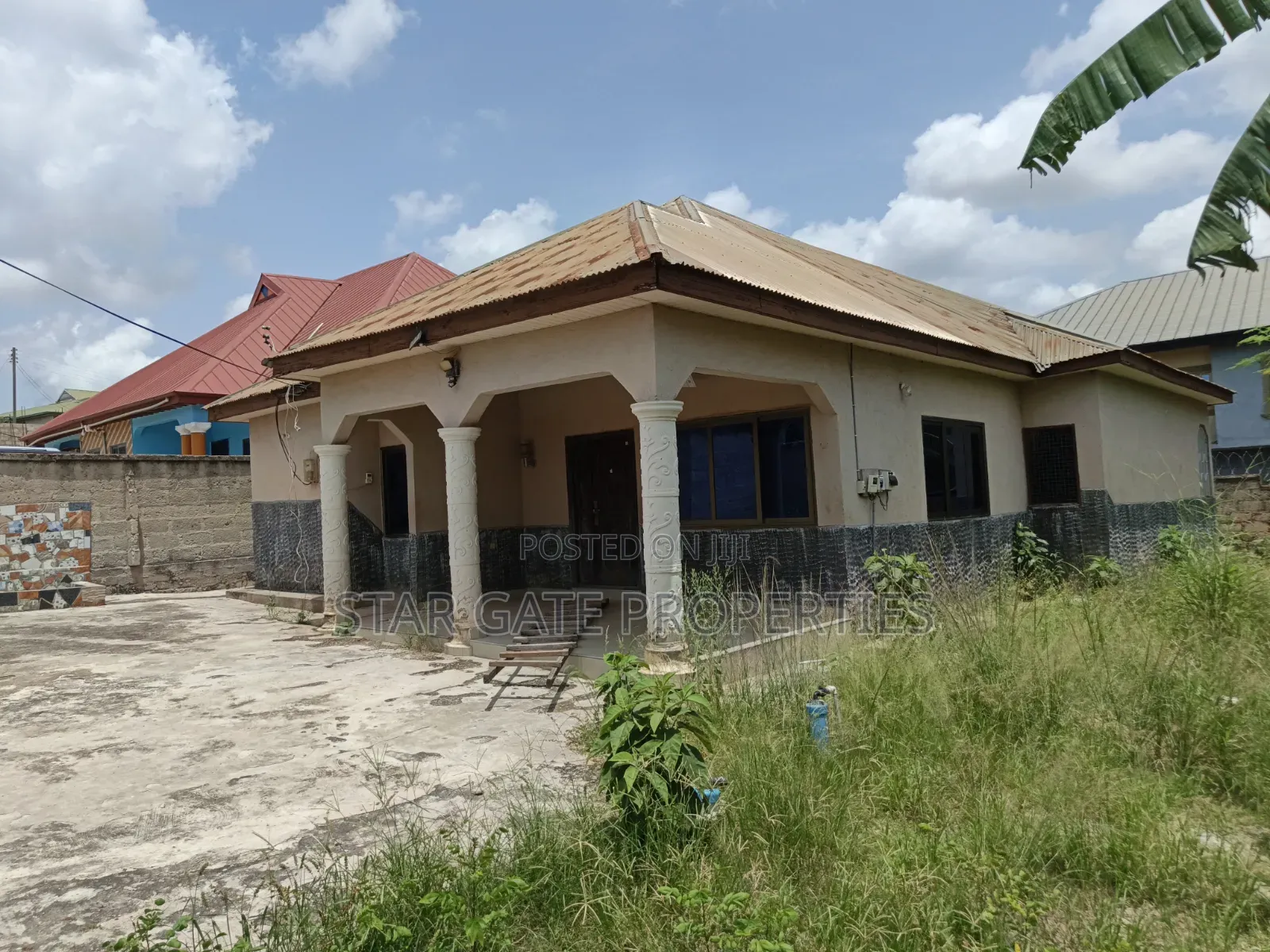 4bdrm House in Kenyasi Brofoyeduru, Kumasi Metropolitan for sale
