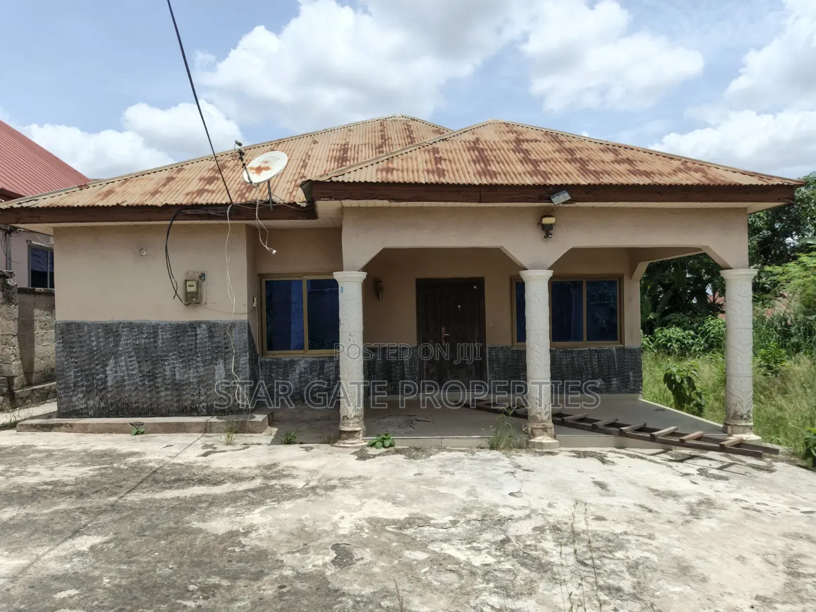 4bdrm House in Kenyasi Brofoyeduru, Kumasi Metropolitan for sale