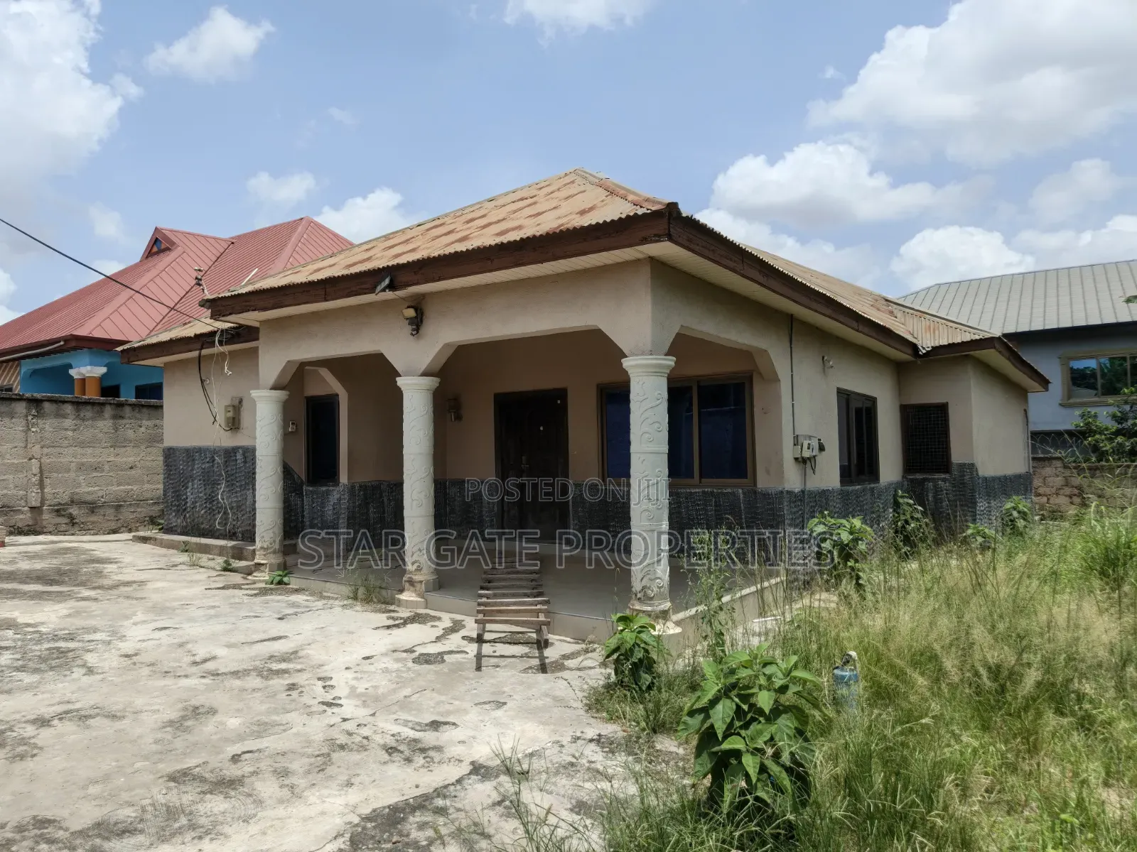 4bdrm House in Kenyasi Brofoyeduru, Kumasi Metropolitan for sale