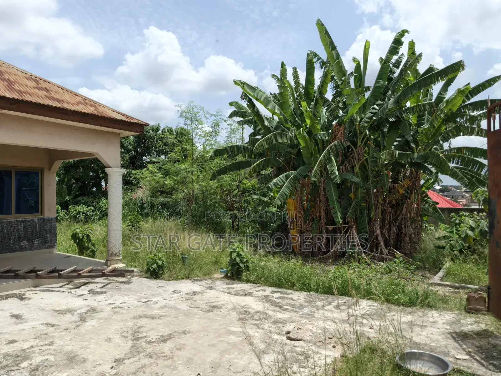4bdrm House in Kenyasi Brofoyeduru, Kumasi Metropolitan for sale