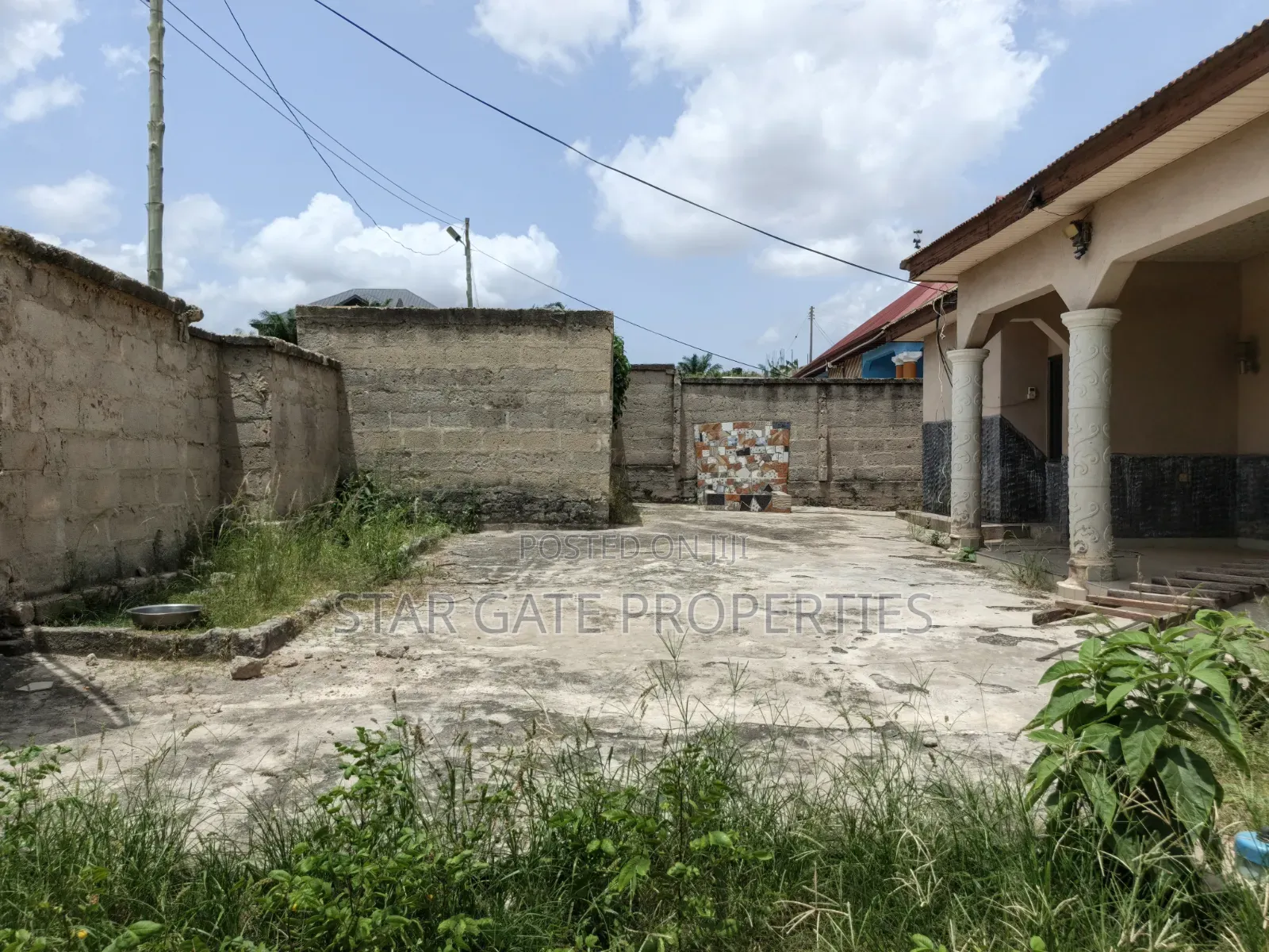 4bdrm House in Kenyasi Brofoyeduru, Kumasi Metropolitan for sale