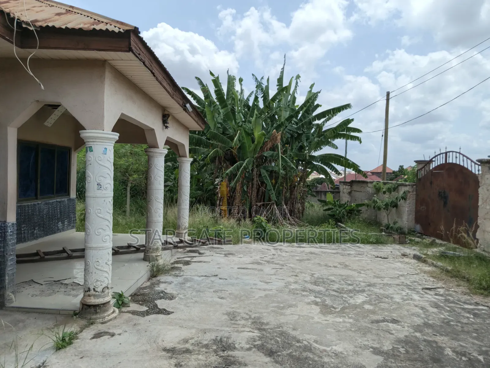 4bdrm House in Kenyasi Brofoyeduru, Kumasi Metropolitan for sale