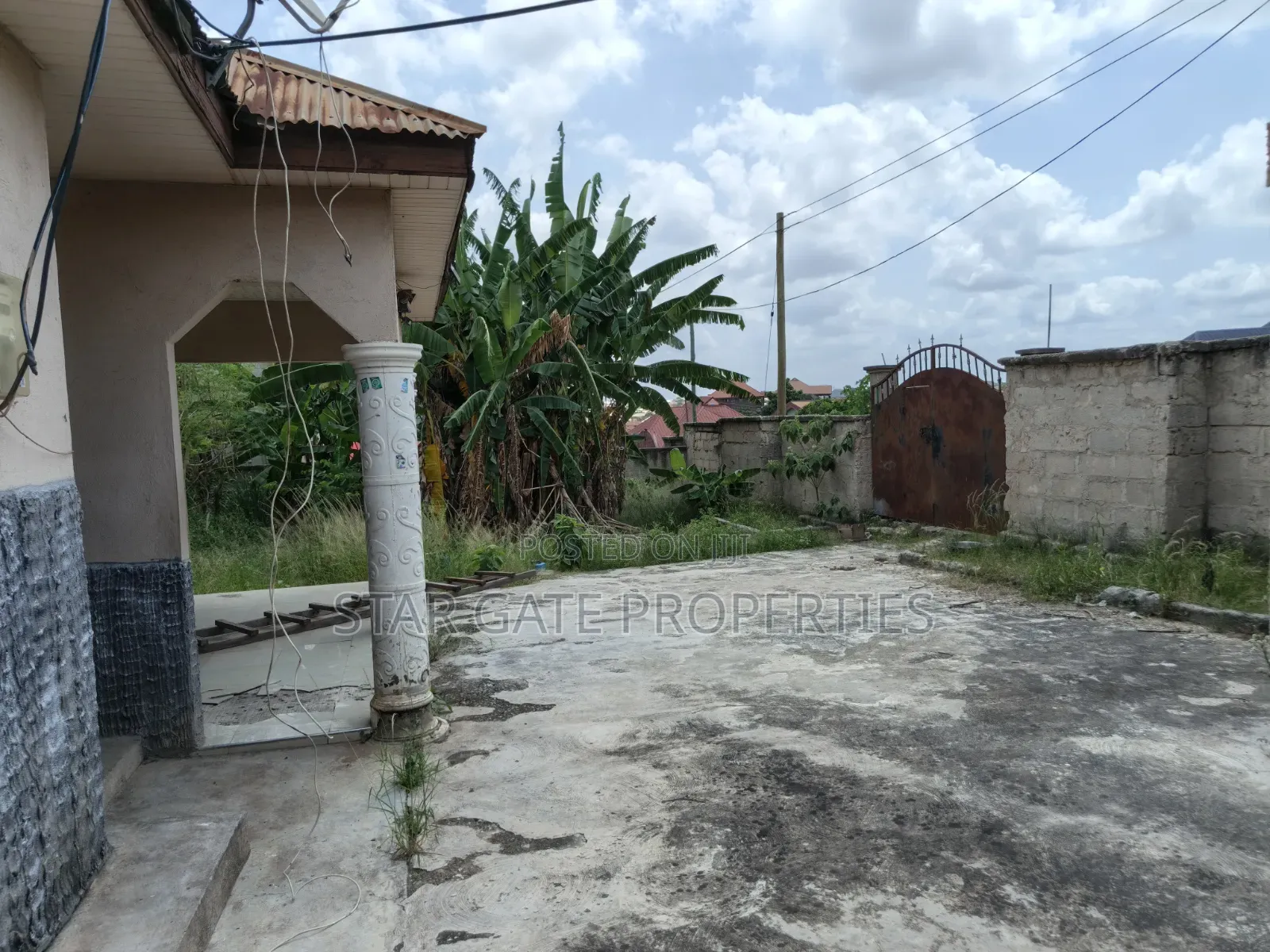 4bdrm House in Kenyasi Brofoyeduru, Kumasi Metropolitan for sale