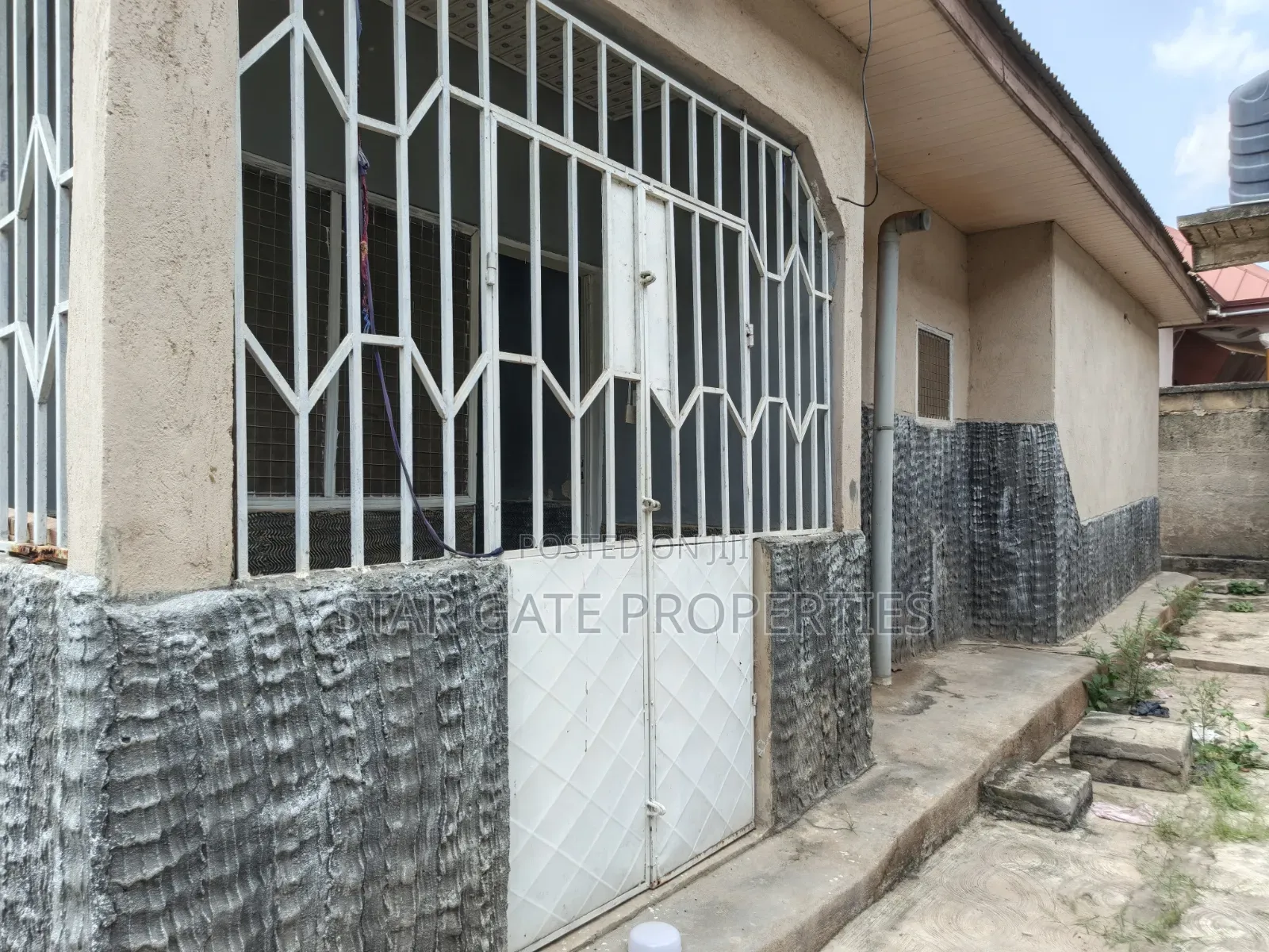 4bdrm House in Kenyasi Brofoyeduru, Kumasi Metropolitan for sale