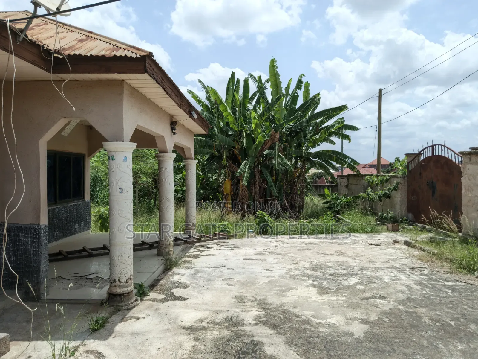 4bdrm House in Kenyasi Brofoyeduru, Kumasi Metropolitan for sale