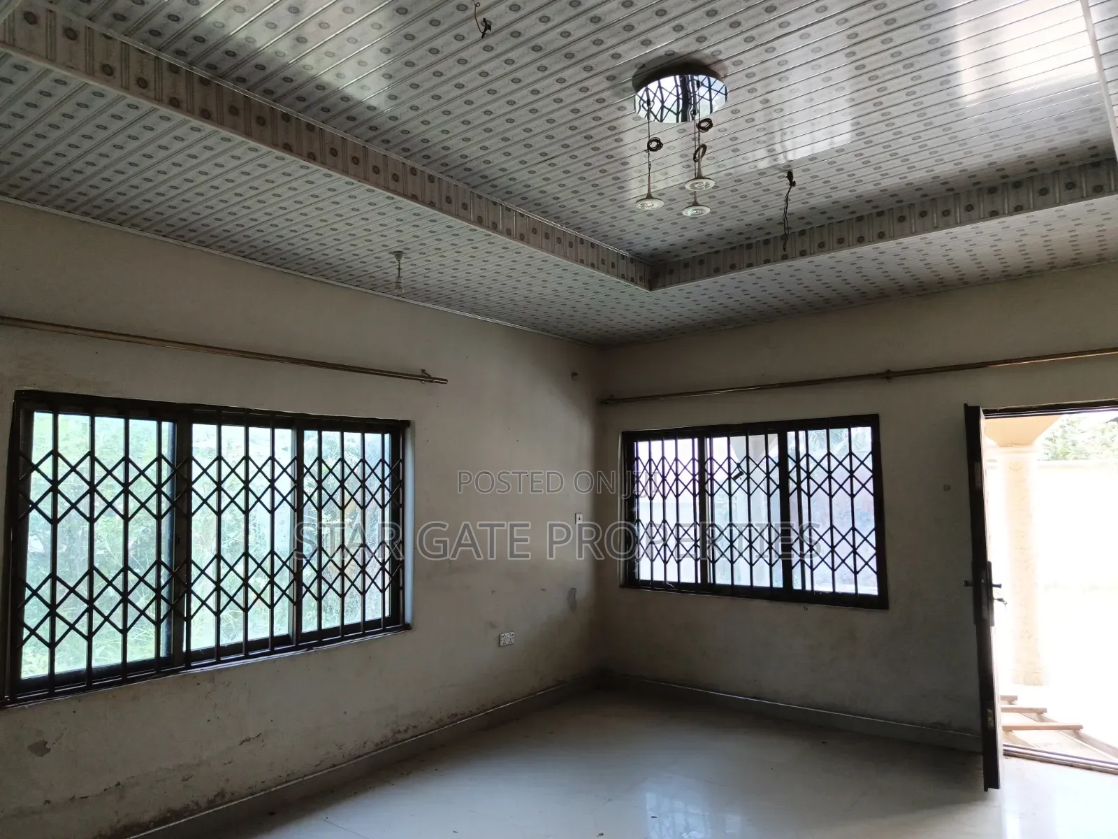 4bdrm House in Kenyasi Brofoyeduru, Kumasi Metropolitan for sale