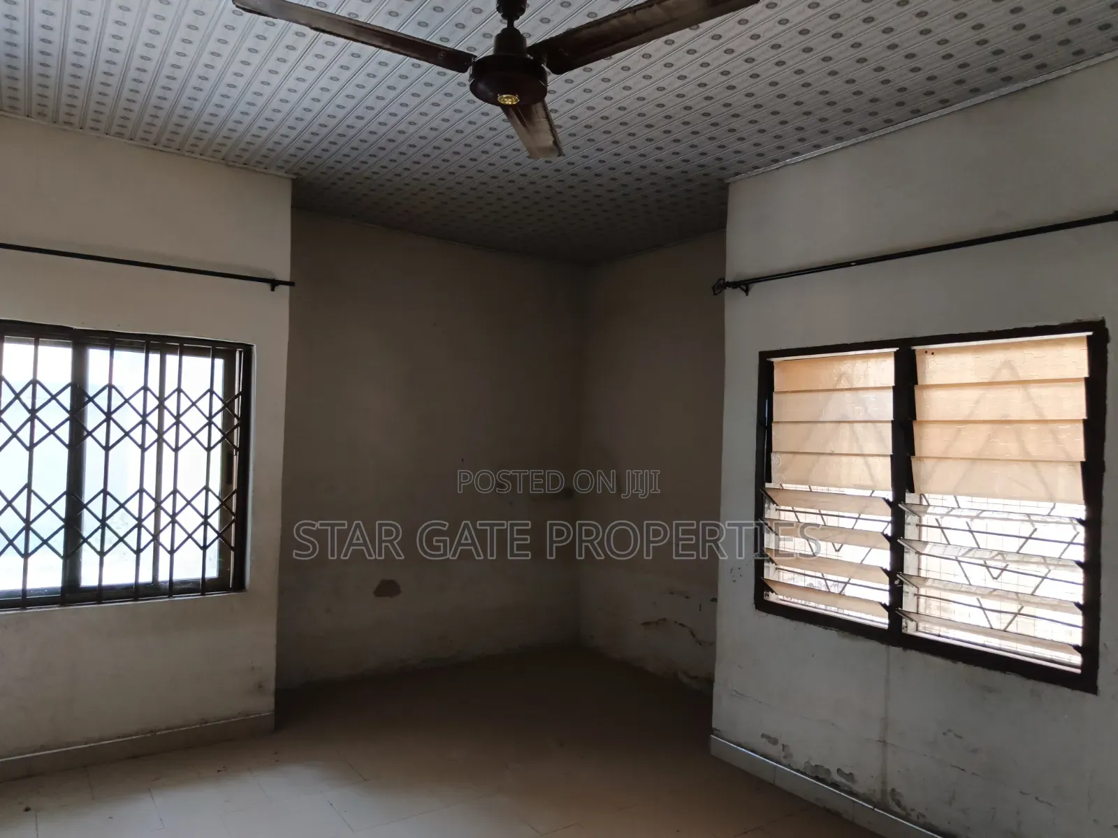 4bdrm House in Kenyasi Brofoyeduru, Kumasi Metropolitan for sale