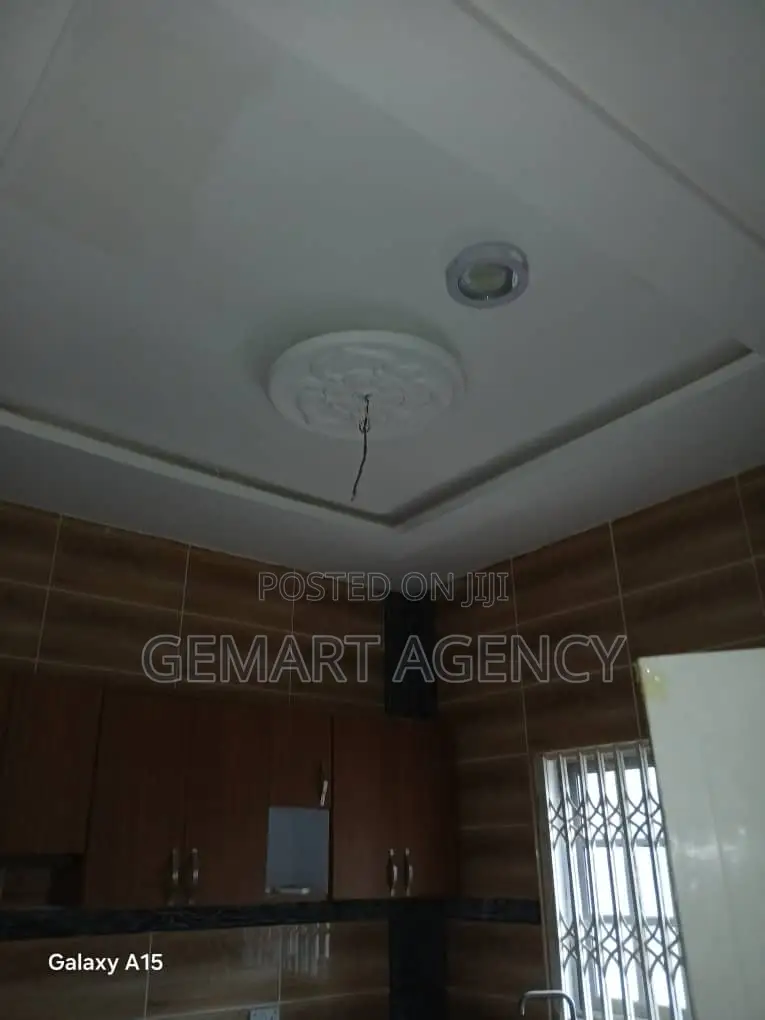 Furnished 4bdrm Apartment in Kwabenya Abuom for sale