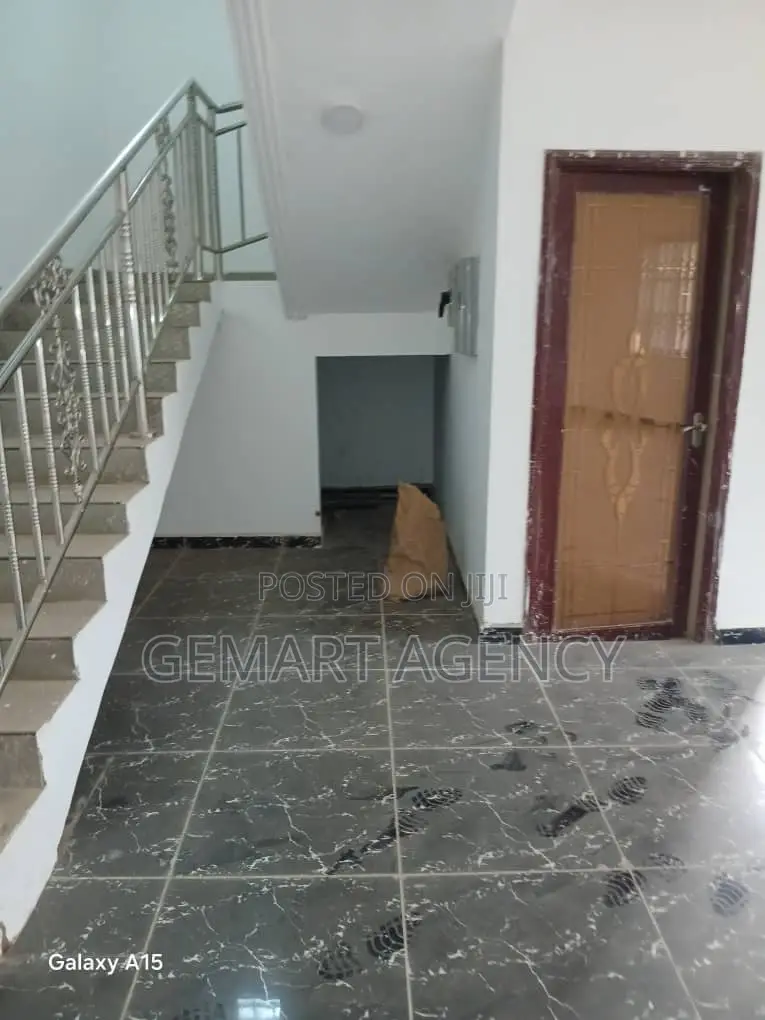 Furnished 4bdrm Apartment in Kwabenya Abuom for sale