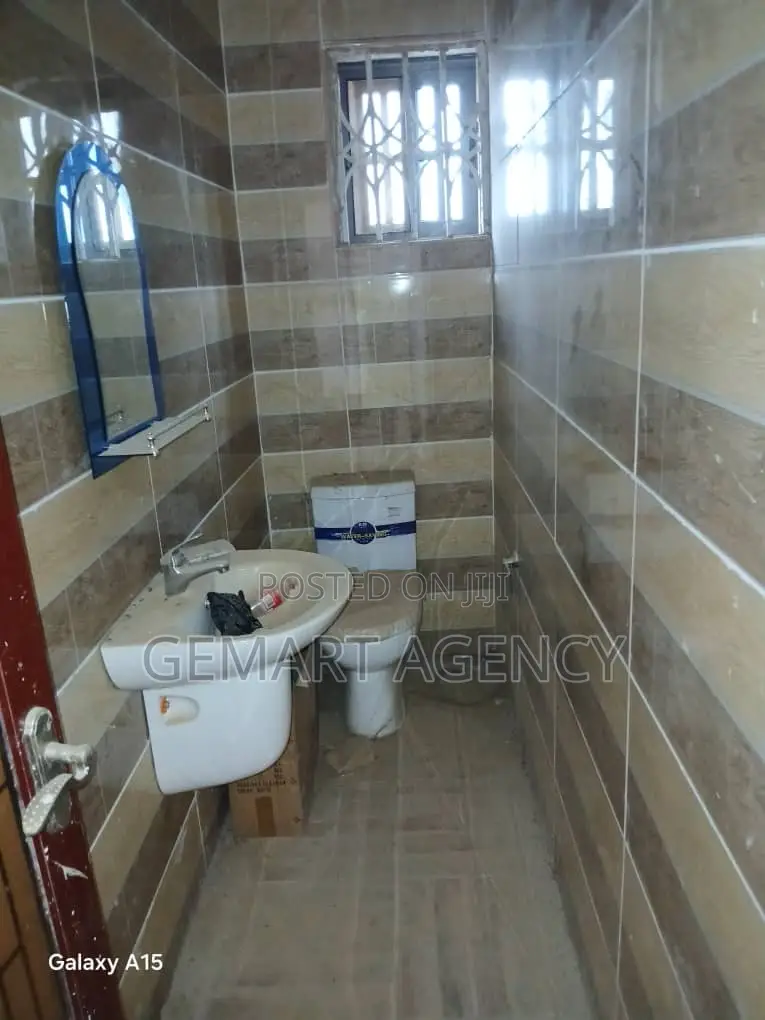 Furnished 4bdrm Apartment in Kwabenya Abuom for sale