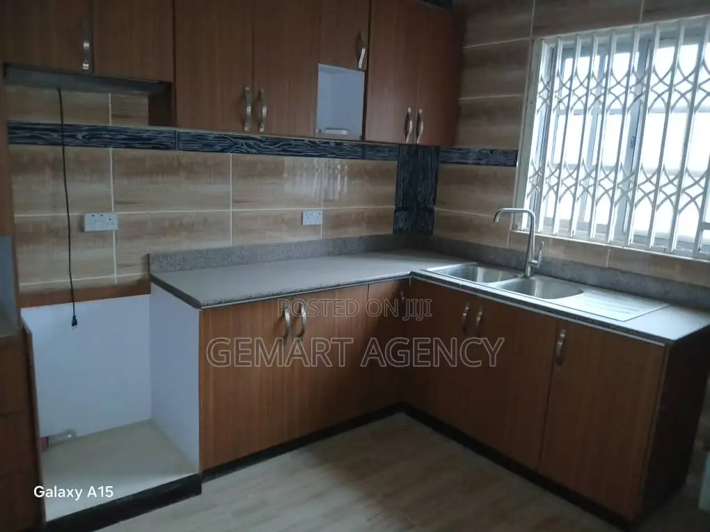 Furnished 4bdrm Apartment in Kwabenya Abuom for sale