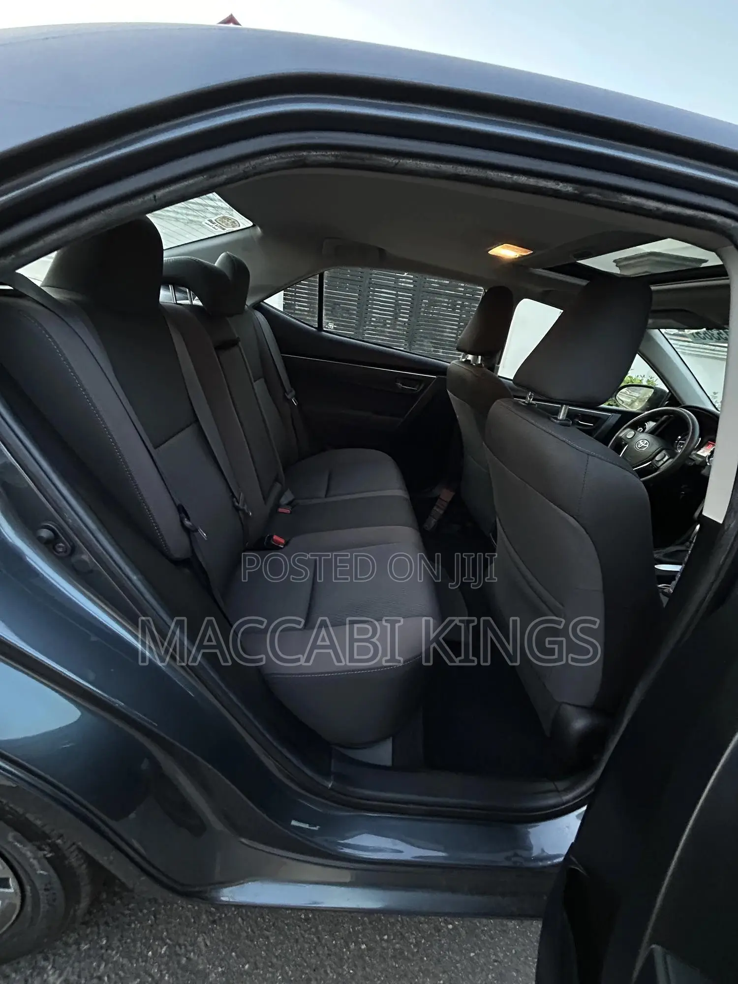 Toyota Corolla LE Eco (1.8L 4cyl 2A) 2018 Beige
