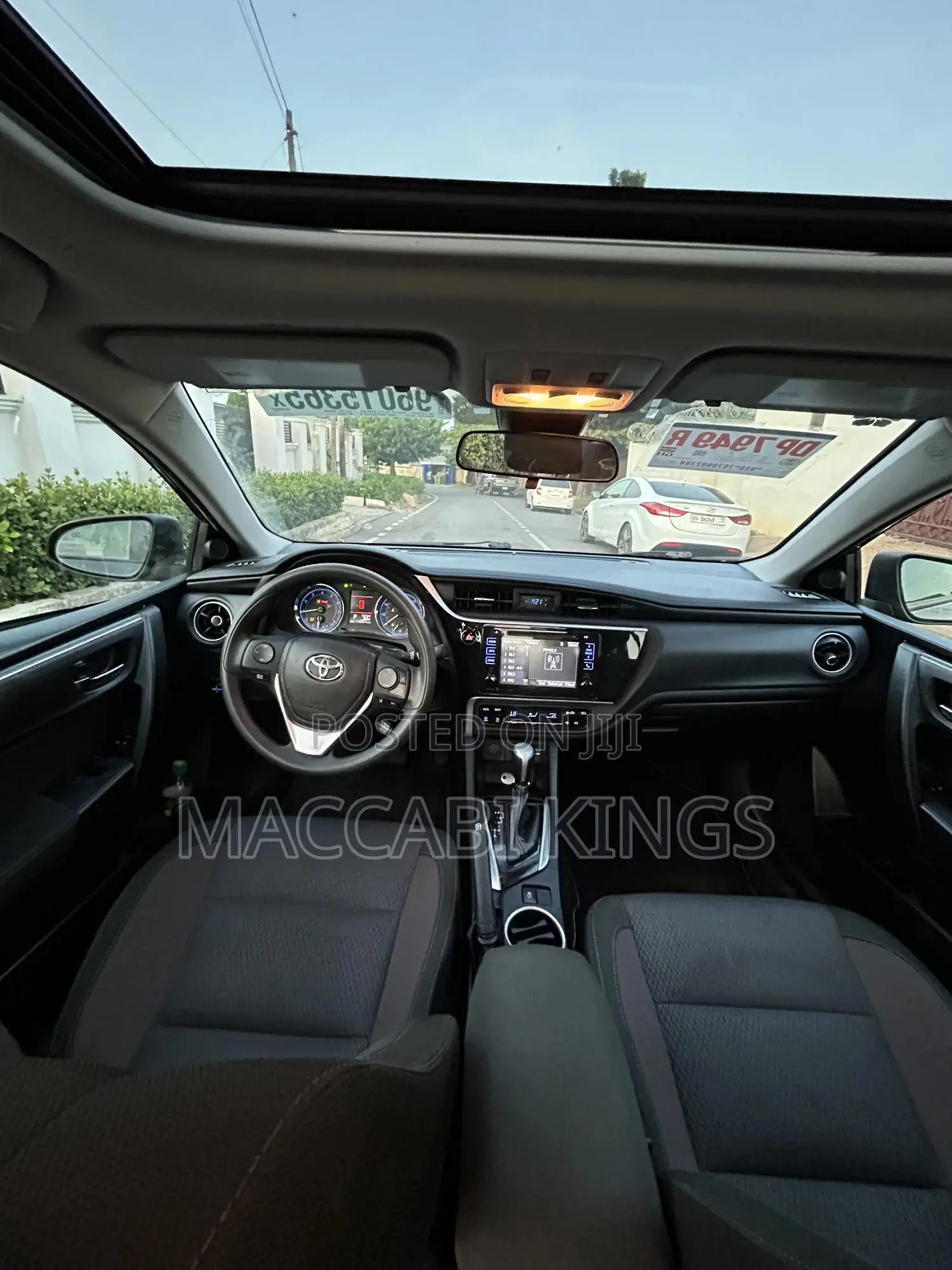 Toyota Corolla LE Eco (1.8L 4cyl 2A) 2018 Beige