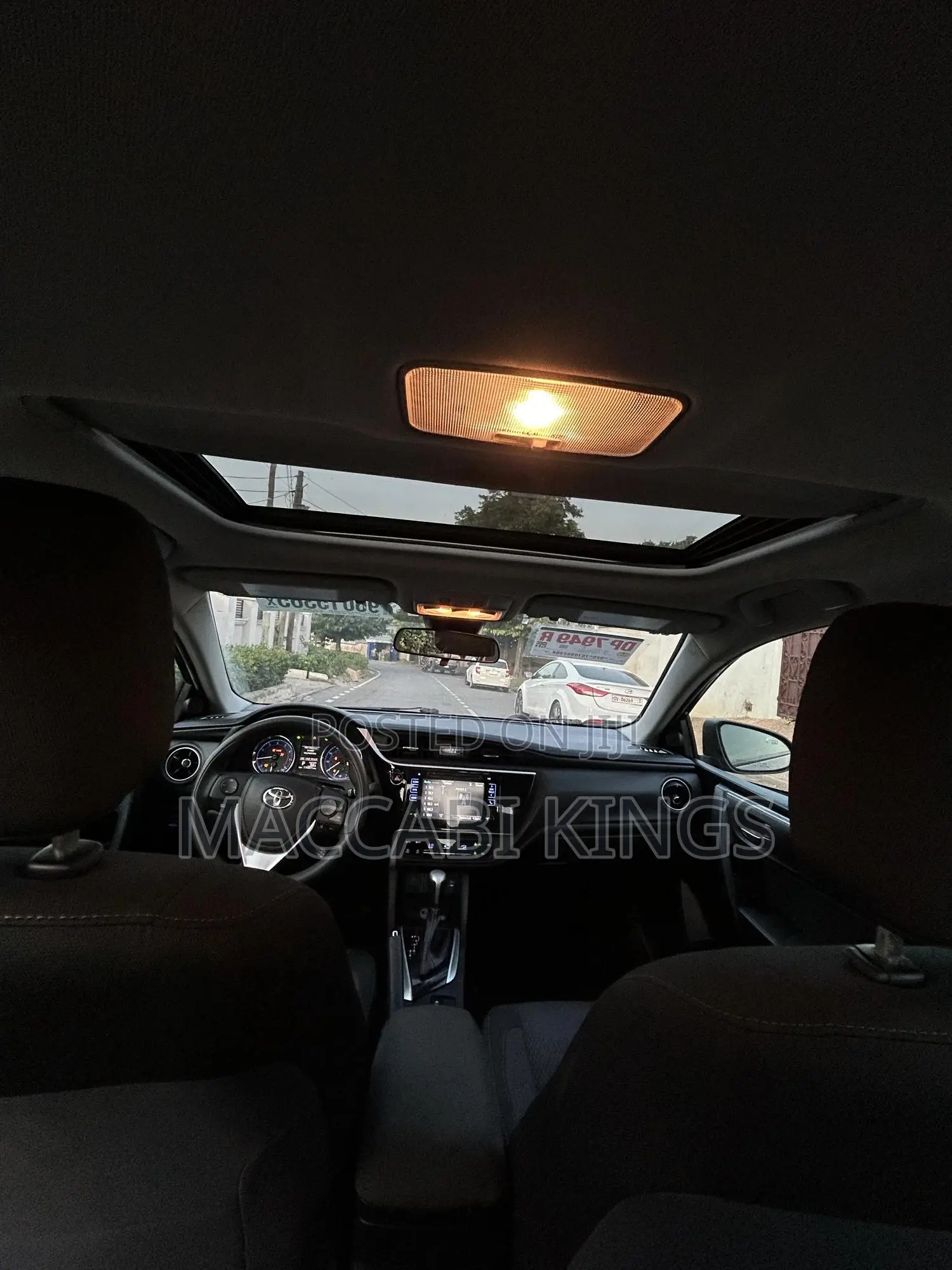 Toyota Corolla LE Eco (1.8L 4cyl 2A) 2018 Beige