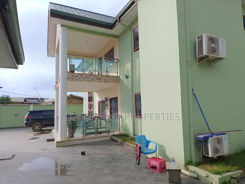 5bdrm Duplex in Amasaman Pobiman for sale