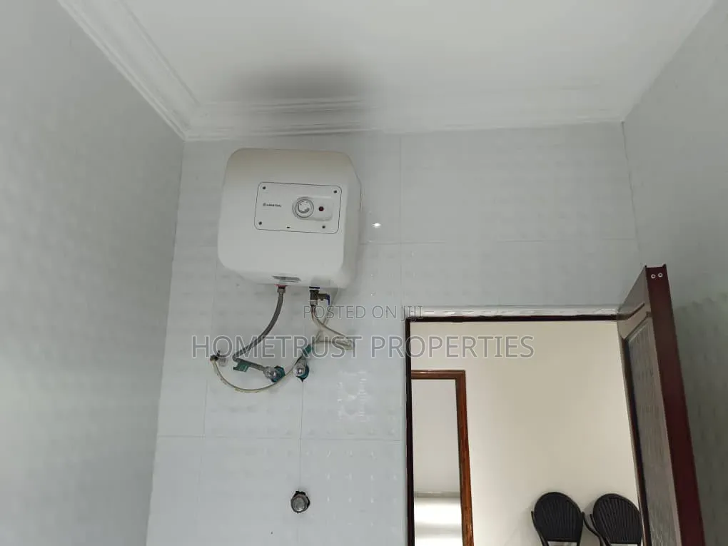 5bdrm Duplex in Amasaman Pobiman for sale
