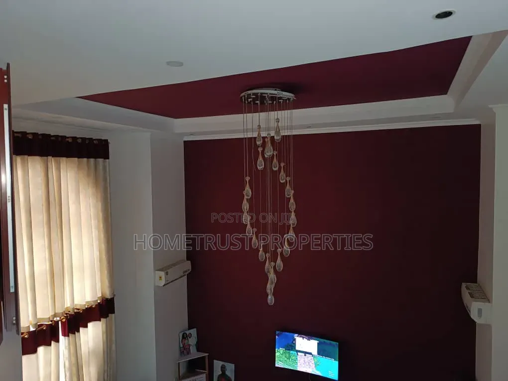 5bdrm Duplex in Amasaman Pobiman for sale