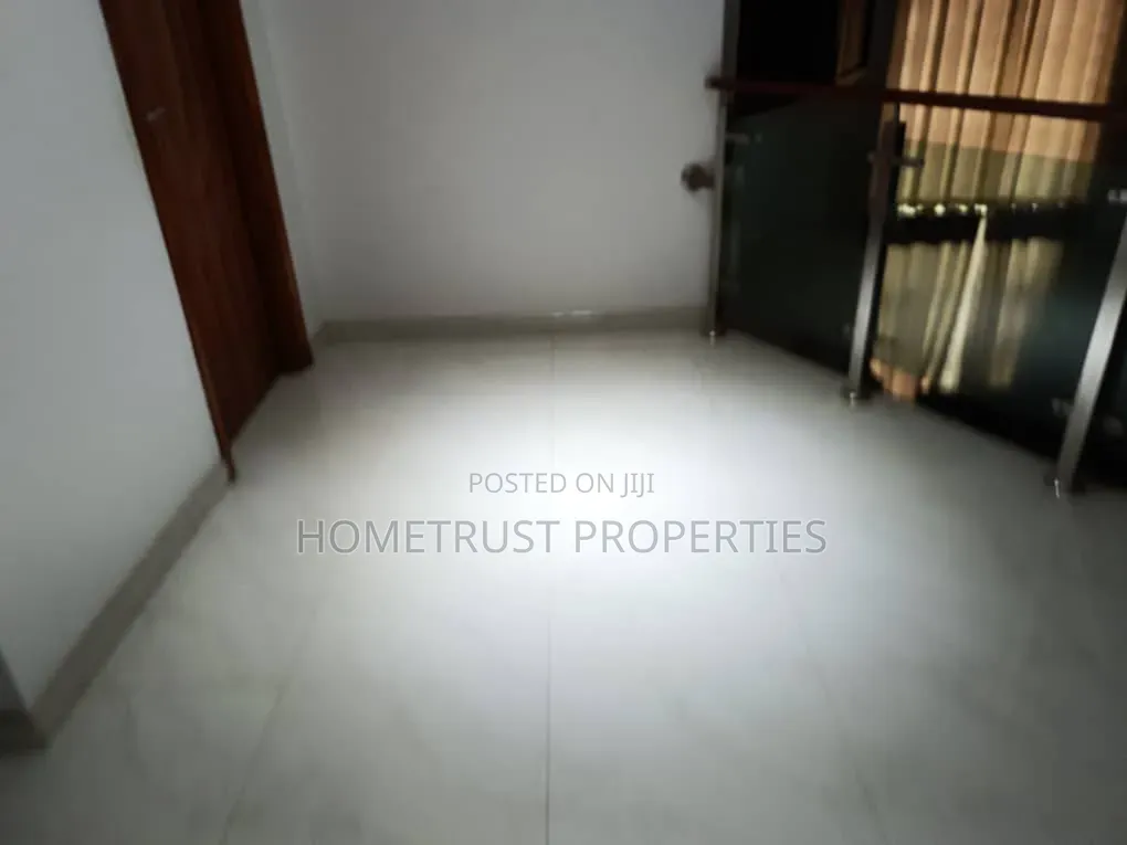 5bdrm Duplex in Amasaman Pobiman for sale
