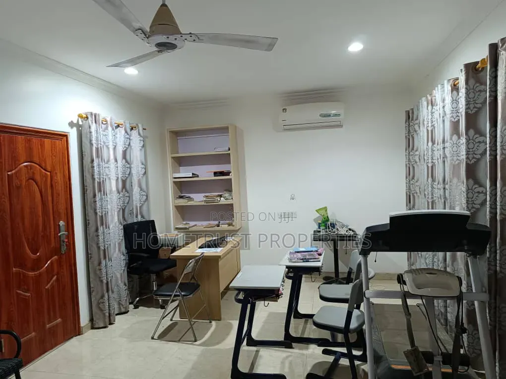5bdrm Duplex in Amasaman Pobiman for sale
