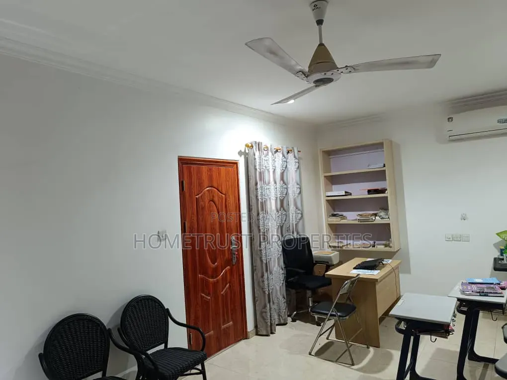 5bdrm Duplex in Amasaman Pobiman for sale