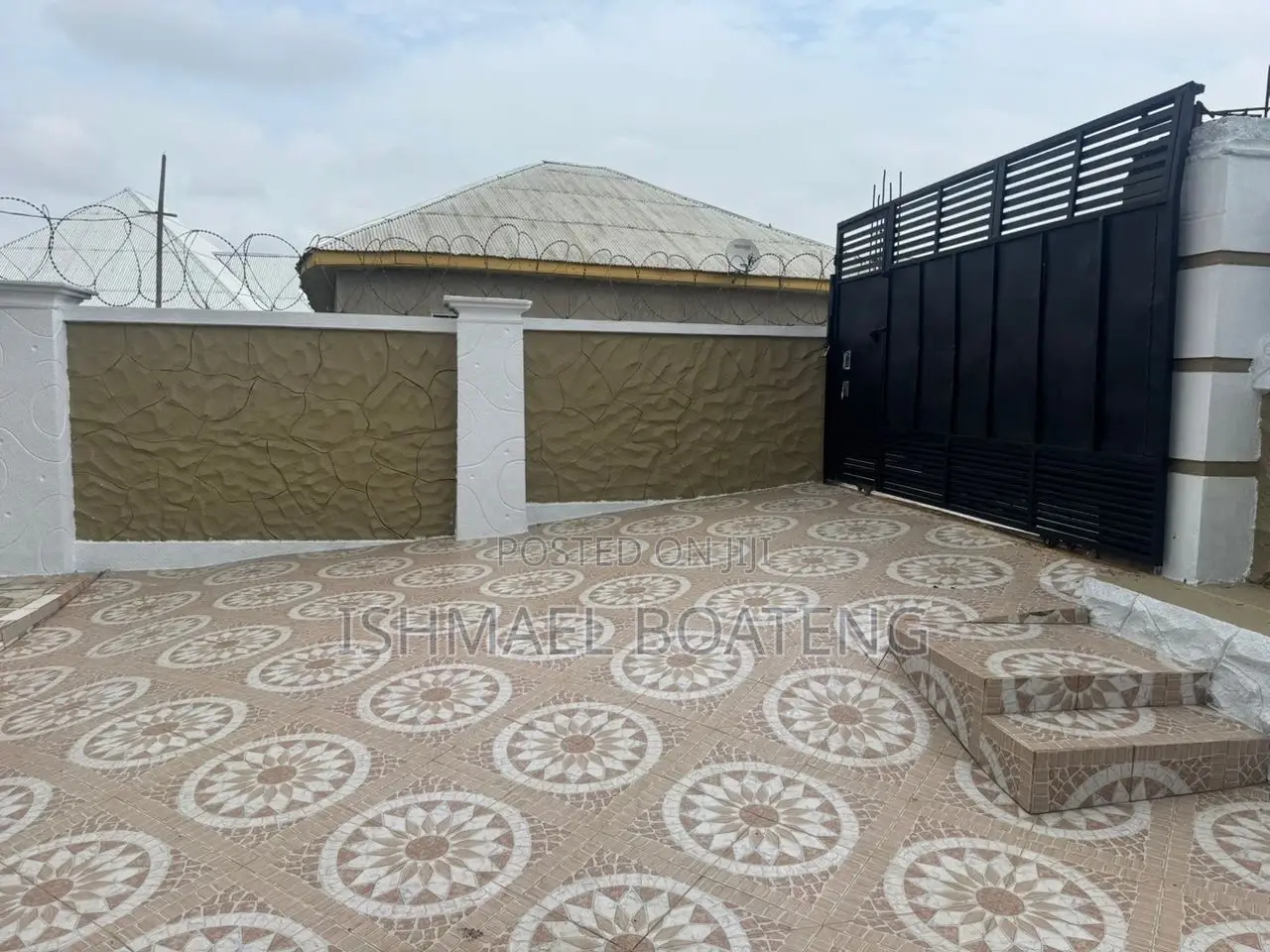 5bdrm House in Kwabre for sale
