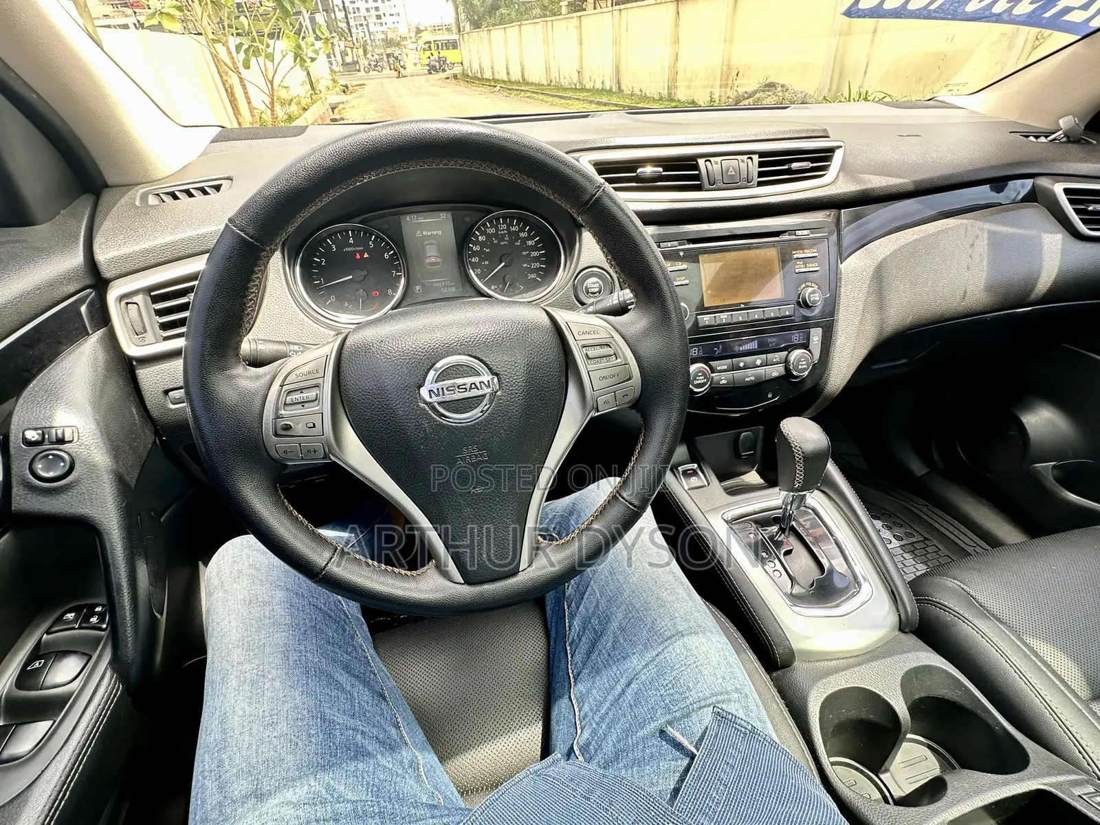 Nissan Qashqai 2015 Brown