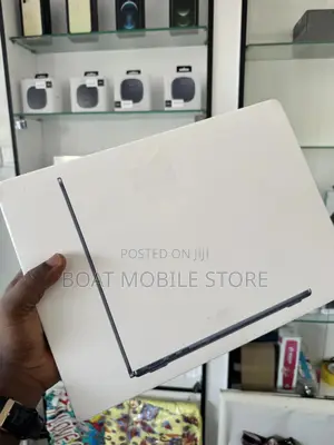 New Laptop Apple MacBook Air 2025 M4 13-inch 16GB Apple M4 SSD 512GB