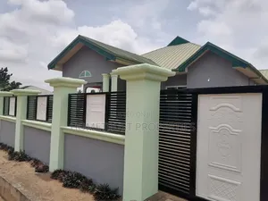 4bdrm House in Pokuase Abensu for sale