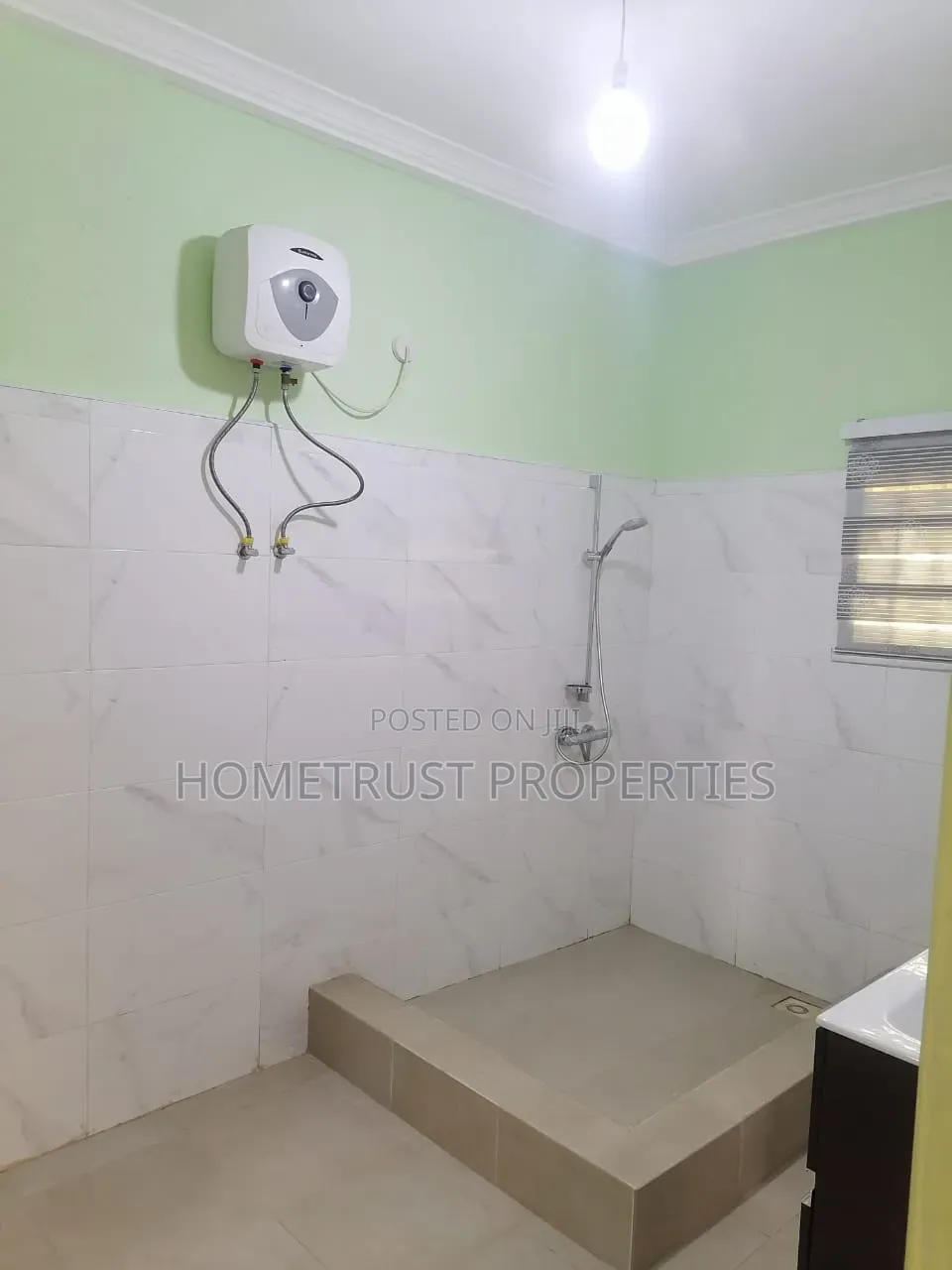 4bdrm House in Pokuase Abensu for sale