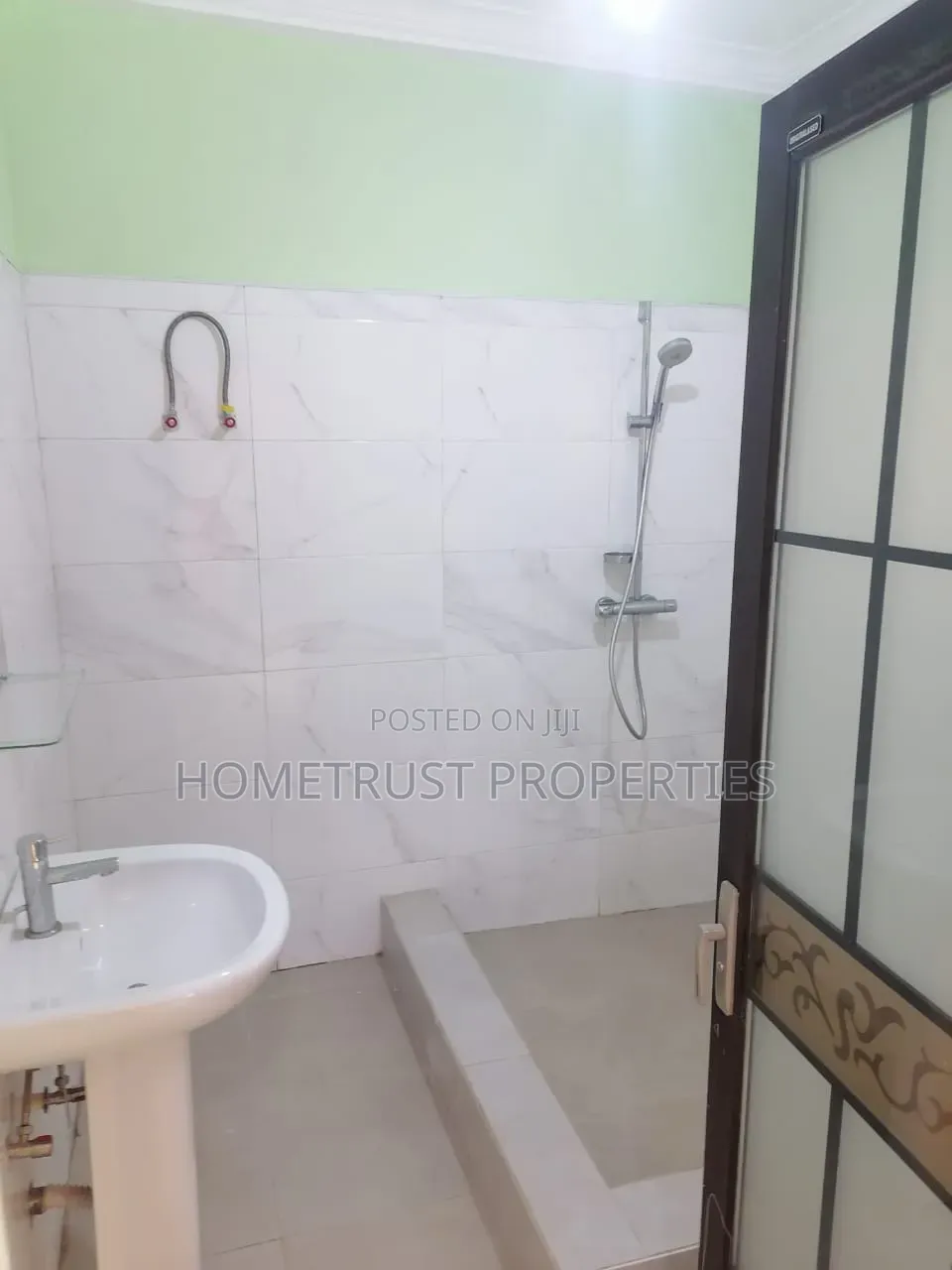 4bdrm House in Pokuase Abensu for sale