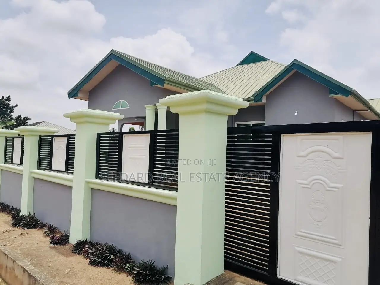 4bdrm House in Sefdard Properties, Pokuase for sale