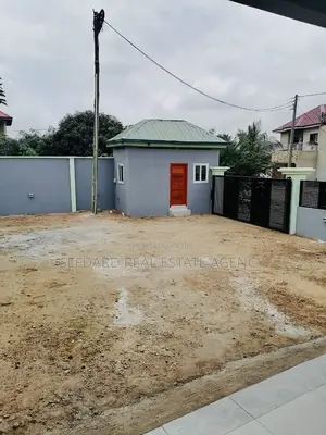 4bdrm House in Sefdard Properties, Pokuase for sale